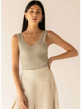 Oak + Fort Ribbed V-Neck Tank Top in White, Size XS